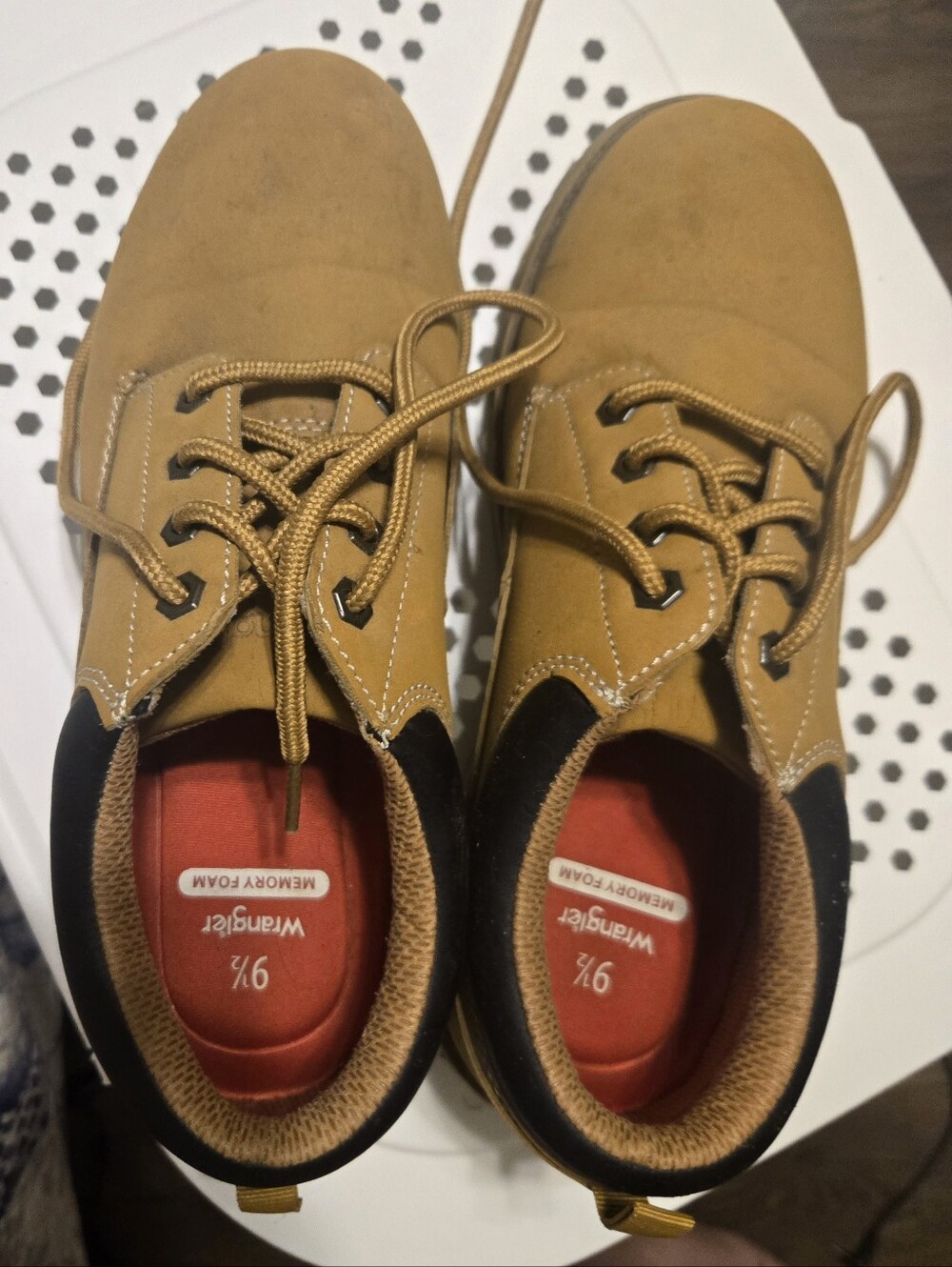 Wrangler Men's Tan Lace-Up Chukka Boots with Black Trim